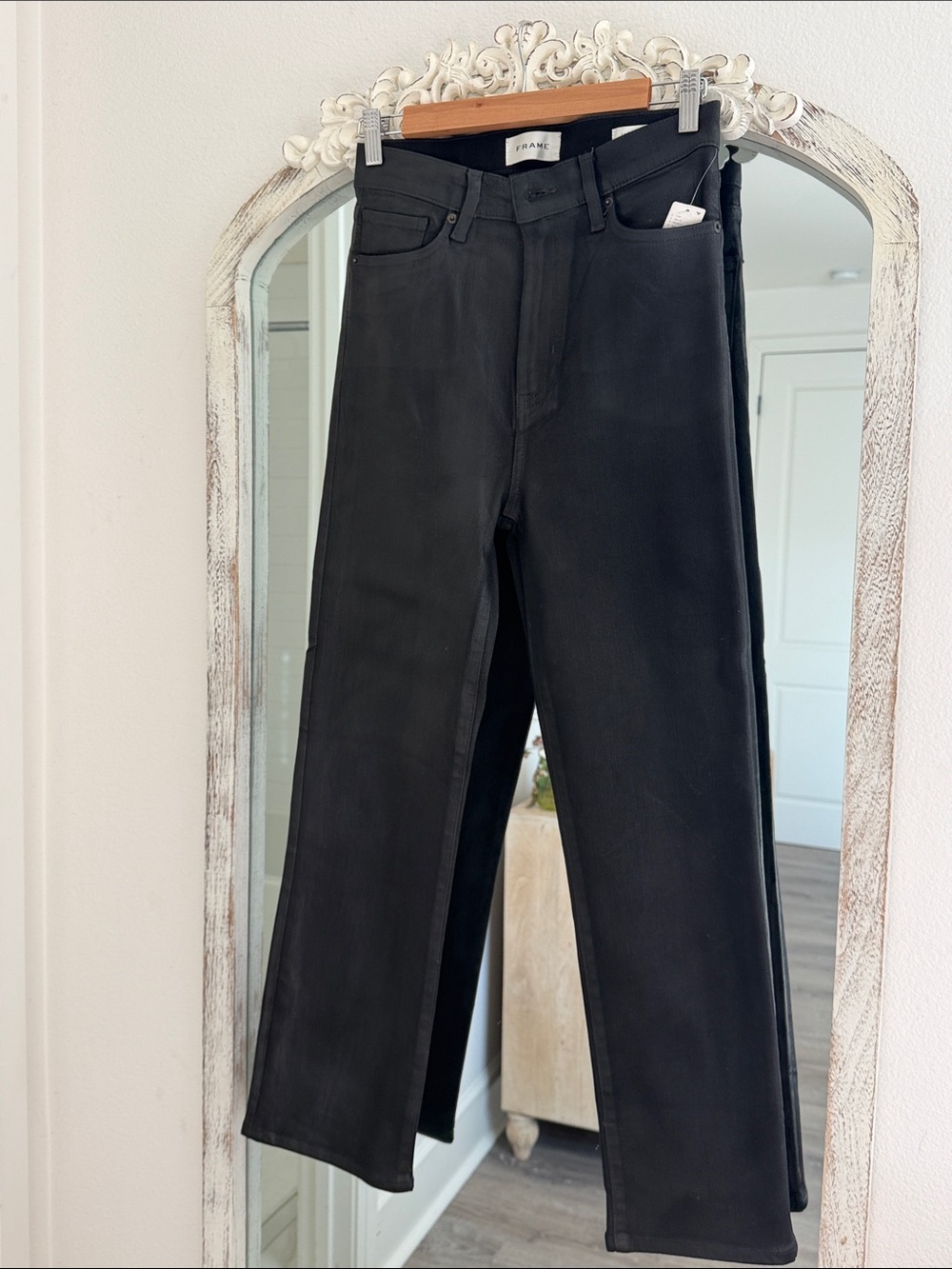 Frame Denim Black straight-Leg High-Rise Jeans